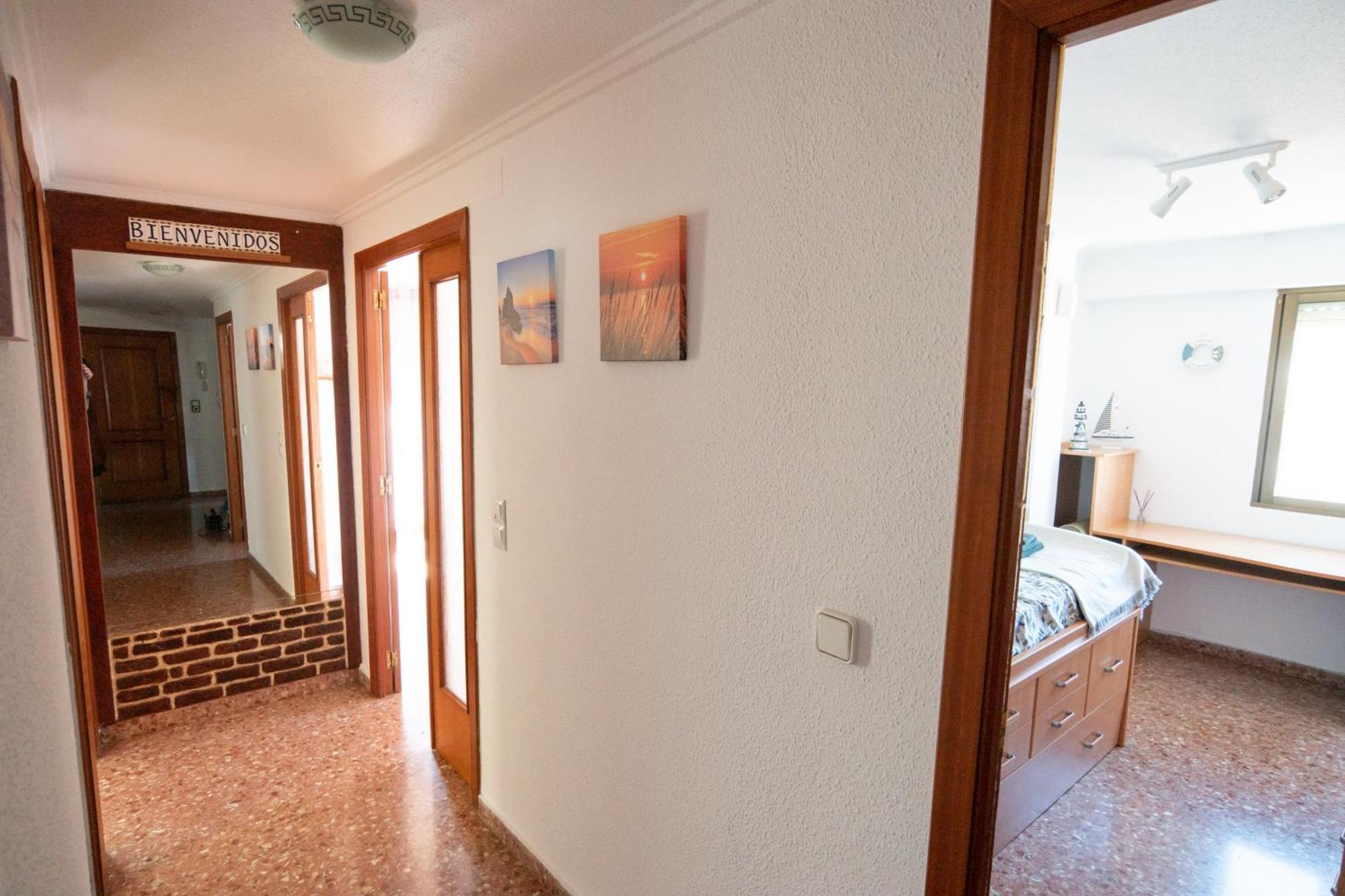 An In With 3 Bedrooms, Located Near And Gandia Apartment
