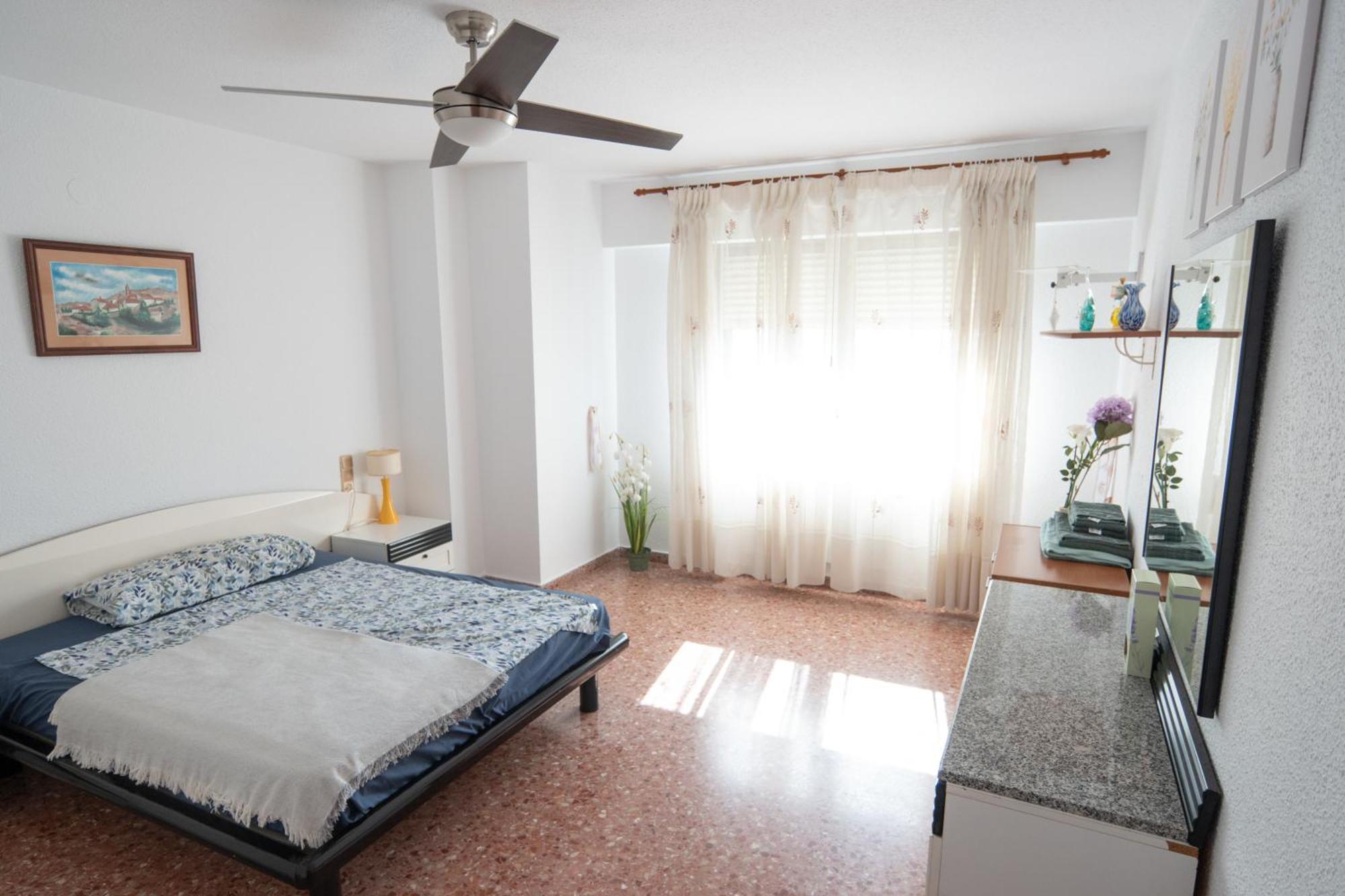 An In With 3 Bedrooms, Located Near And Gandia Apartment
