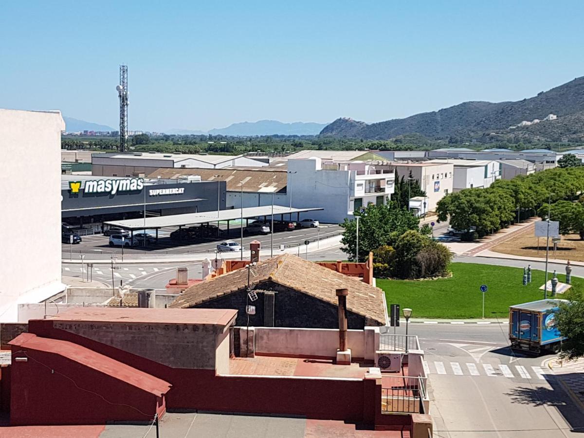 An In With 3 Bedrooms, Located Near And Gandia *