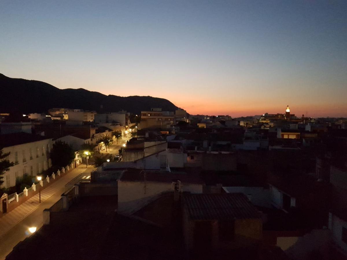 An In With 3 Bedrooms, Located Near And Gandia Apartament *